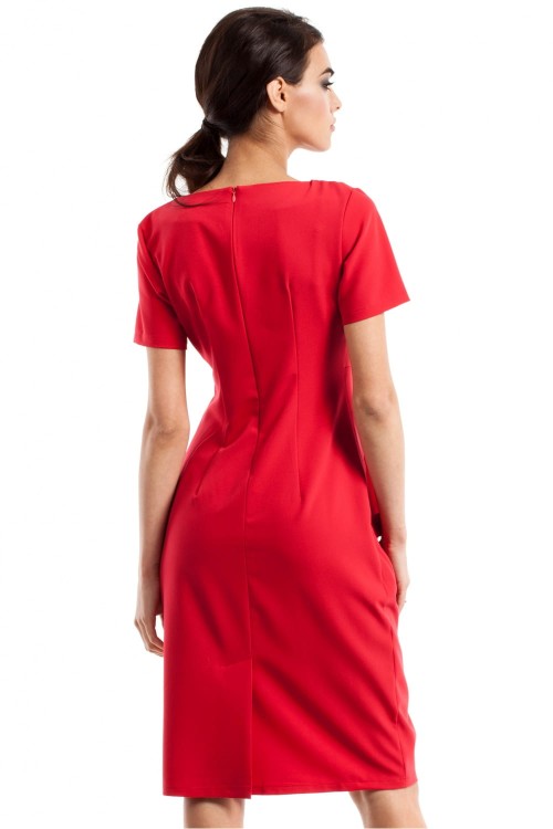 Elegancka czerwona sukienka w stylu lat 60