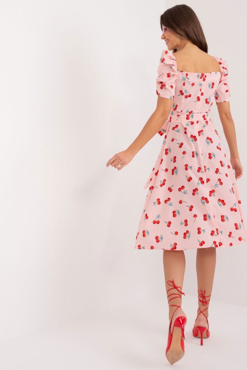 Sukienka retro rozkloszowana w stylu lat 50 w wiśnie