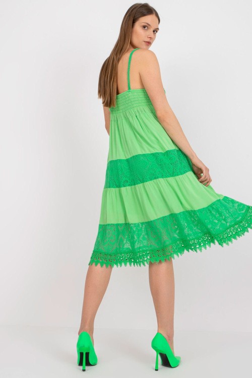Zielona sukienka boho w stylu lat 70