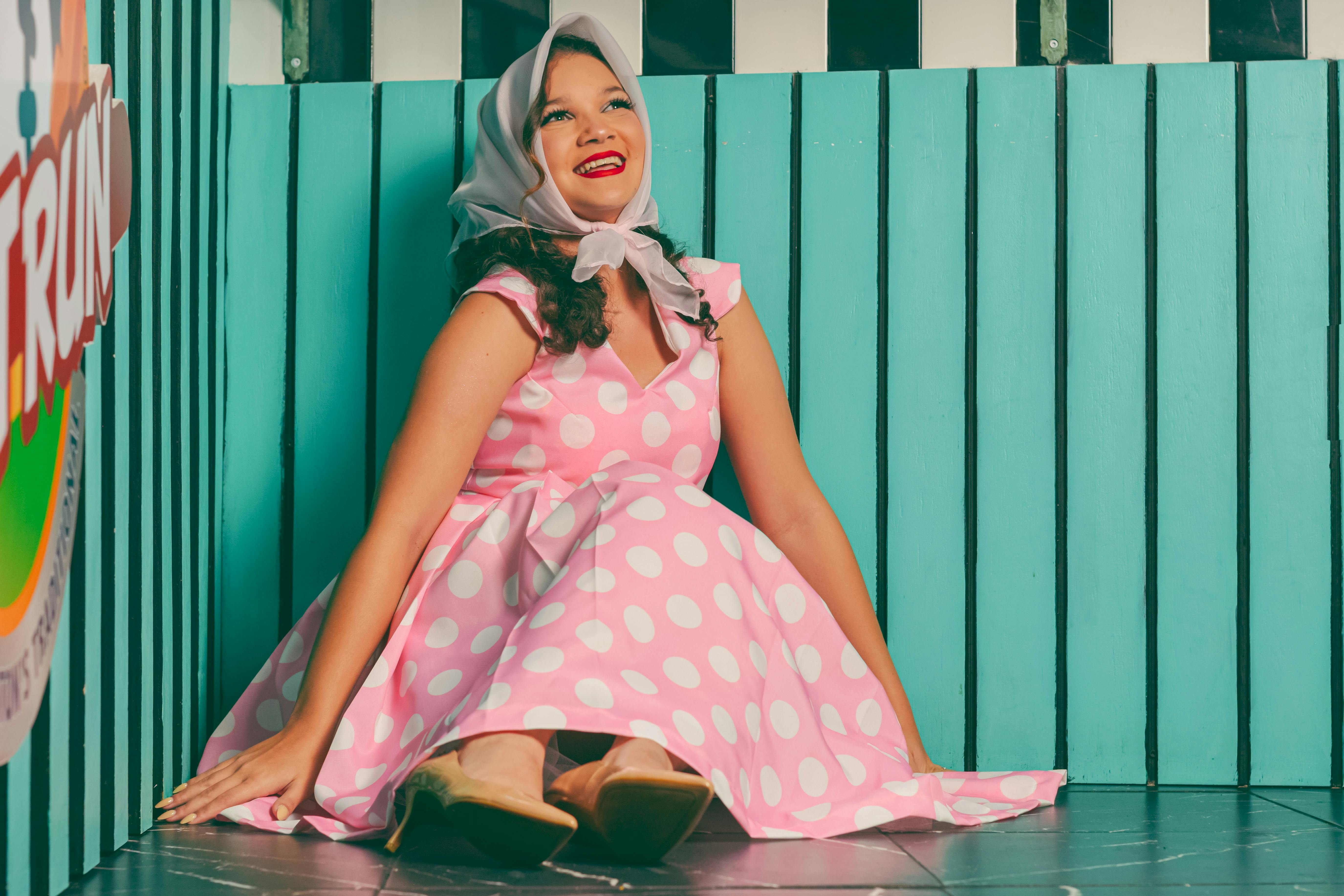 Vintage Busola#6 – Moda Lat 50. i Retro Look 1950 | Jak Stworzyć Stylizację Vintage w Stylu Pin-Up i Rockabilly?